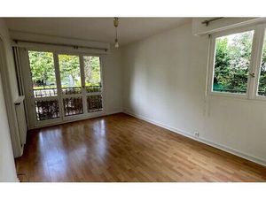 Location appartement  43.43 m² T-1 à Noisy-le-Grand  830 €