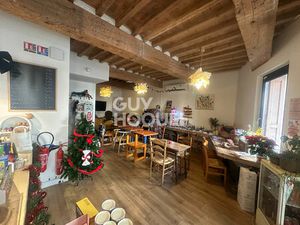 Local commercial saint cyprien village