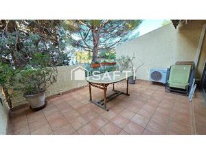 Appartement Garage et Parking au calme  T3 d'environ 55 m² à deux pas du Capélan - Bandol