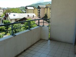 BARBERAZ  joli T2 au calme