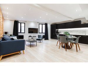 Grand T2 rénové hypercentre