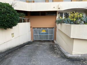 PARKING à louer à l'année