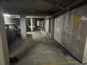 Vente Garage et parking à Nantes Pont Du Cens - Petit Port (44000) : à vendre / 21m² Nante