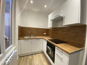 MAISON RÉNOVÉE DE TYPE 3 NON MEUBLÉE AVEC COUR - QUARTIER SA