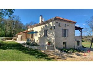 Propriété en pierre entièrement restaurée sur 8 hectares de terrain