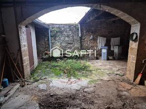MAISON EN PIERRE A RENOVER