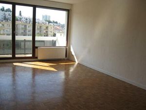 F2 AVEC BALCON ET PARKING