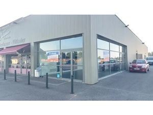Local commercial de 73 56 m²
