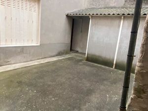 A louer t2 avec cour