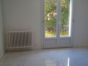 T4 Digne les Bains Rez de Chaussée surélevé à Louer Très Lumineux Calme 3 Belles Chambres