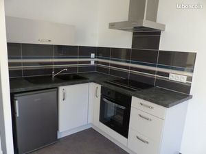 T2 Fougères centre   Particulier   libre de suite