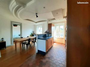 Appartement T4 meublé lumineux et traversant – centre-ville / gare – petite copropriété + 