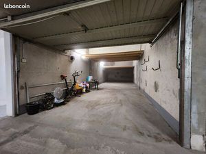 Garage double à louer – Centre-ville – Résidence sécurisée