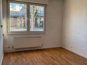 Appartement T2. RDC. Centre ville face Mairie