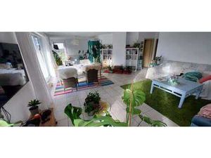 Appartement mit Gartennutzung und Doppelgarage