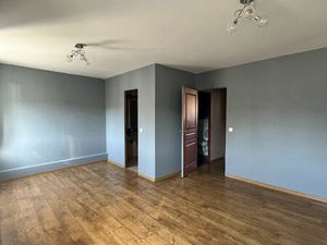 Exclusivité Guy Hoquet Miribel - Maison de village au coeur de la ville