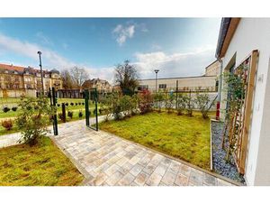 Location appartement  3318 m² T-2 à Metz  820 €