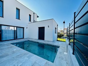 Villa neuve POLLESTRES avec piscine  T5 de 125m2 sur un terr
