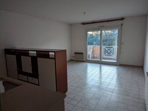 APPARTEMENT T2 + TERRASSE + PARKING A CHATEAUNEUF DE GALAURE