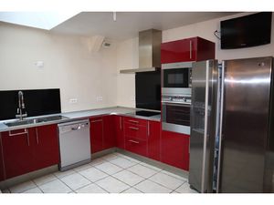 AUTUN - 180.000 euros