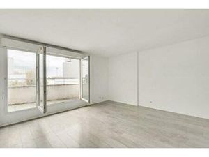 Studio lumineux avec balcon à Montreuil