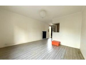 Location appartement  40 m² T-2 à Villecresnes  704 €