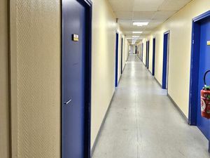 Aurillac  à Vendre  Bâtiment pour locaux professionnels  commerciaux ou arisanaux d'une su