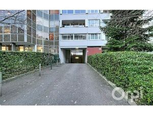 Location stationnement  13.5 m² T- à Villeurbanne  90 €