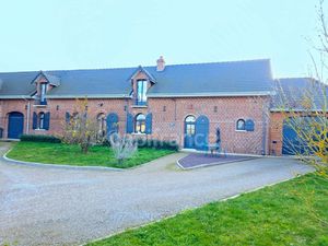 À VENDRE MAISON DE CARACTÈRE 7 pièces de 176 m² à FRIAUCOURT (80)