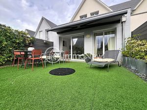 Une maison de 2016 dans le centre de JULLOUVILLE