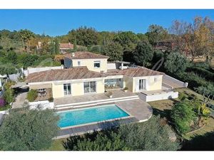 Proche village Belle villa de 206 m² avec 4 chambres