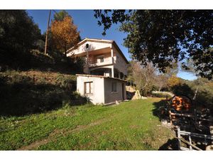 PROPRIETE COMPOSEE DE 2 VILLAS - TERRAIN DE 12 000M2