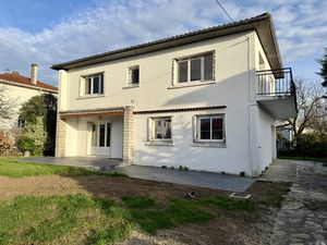 VILLENEUVE SUR LOT  maison F5 d'environ 125 m2 avec jardin