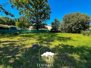 Terrain agréable proche commerces