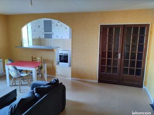 Loue T3 avec cour et jardin partagé