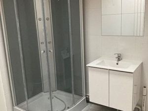 Un semi studio d'une maison  jardin et parking gratuit