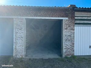 Grand garage à louer