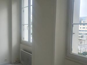 Studio CHU/REPUBLIQUE 520 euros