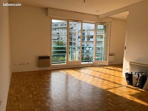 2 Pieces 33m2 Capuche Parking Sous sol