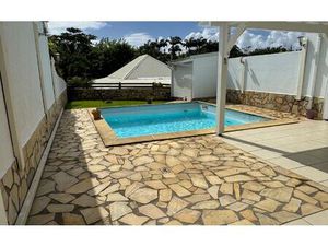 Maison Baie-Mahault m² T-4 à vendre  450 000 €