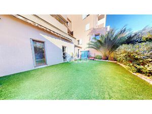 Aix en Provence  bel Appartement familial de 81 m2 avec jardin  parking et cave