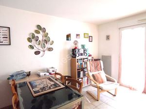 A vendre pour investisseur appartement TYPE 3 loué avec terrasse et stationnement privatif