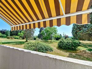 Appartement T3 lumineux avec balcon  vue dégagée sur parc arboré  au calme absolu à Poitie