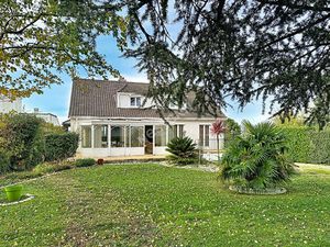 Maison d'exception à ST GEORGES LES BAILLARGEAUX