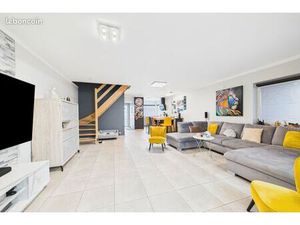 Maison 3 façades récente en Belgique