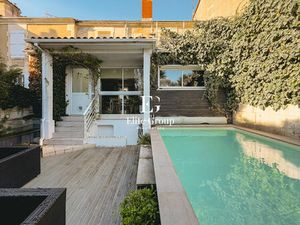 À VENDRE - MAISON DE VILLE EN PIERRE AVEC JARDIN ET PISCINE - ANGOULÊME - 5 PIECES - 112 m