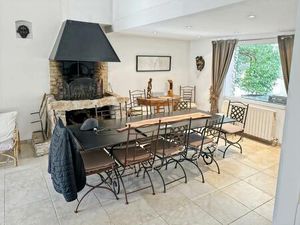 Maison de 11 pièces de 230 m² située à Lauris