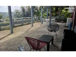 Loue T3 meuble Petit Bourg bas de villa