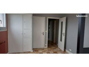 Loue T1 bis centre ville d'AURAY