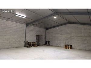 Parking couvert fermé